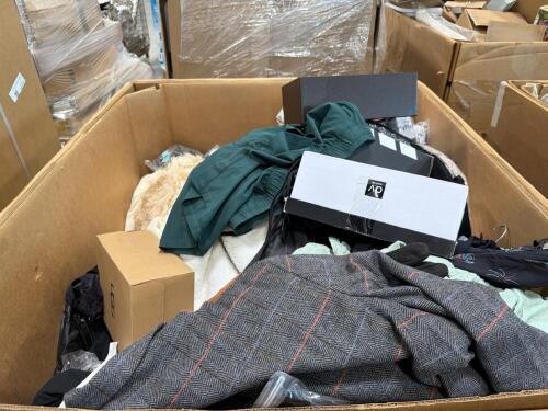 Clothing: Hunter boots, Fabletics, Watson, LIISA kitten shoes, Paul Jones from PANADILA, Converse, Adidas, U Gigi gloves, sweatshirts, and much more