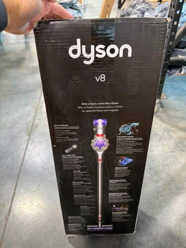Dyson v8
