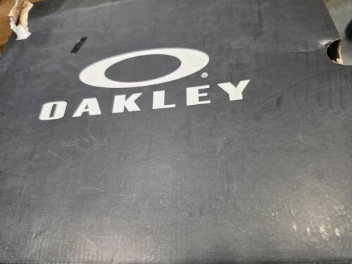 Clothing: Oakley, VOIT, ASOS, preassembly, time and true, Pat, CHUDVIES soccer, MINNETONKA, new balance, Cotten on, and more