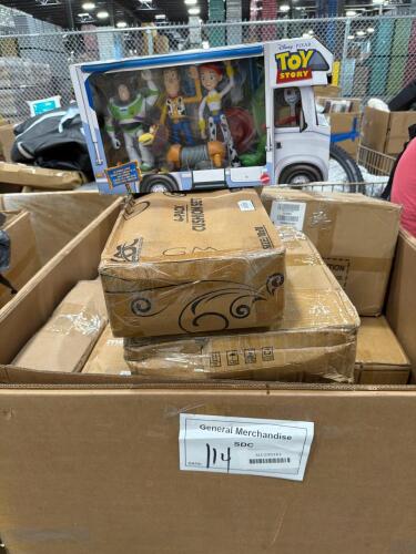 Storage container, mellow, pizza saver, lids, Toy Story toys and more
