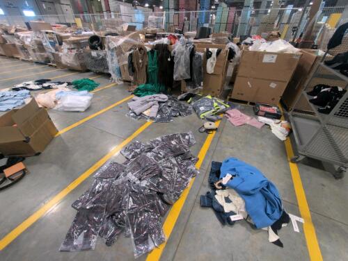 Nicer clothing:(approximately 386 total pieces, 173 lip service, 104 hats, 36 simkhai, 4 soccer jerseys) phantoscope, lots of lip service kilts, the north face, Marlowe jacket Canada goose, 20+ simkhai dresses, (dirty) multiple simkhai , multiple sweate