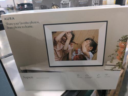 2 Aura Aspen digital picture frames