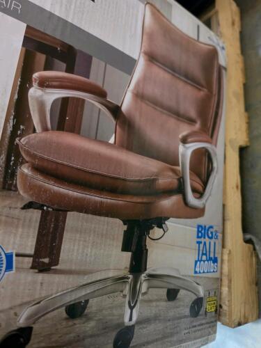 Outdoor furniture, li lyzr chair, lazboy chair, cable cover, and more