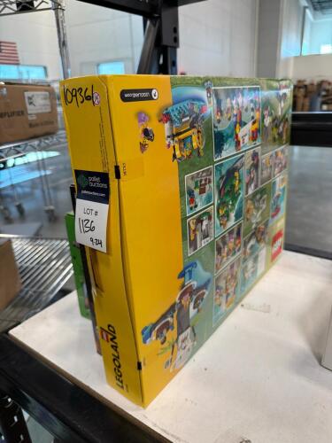 Three Lego sets, Minecraft 21589, Star wars 75249, Legoland 40346