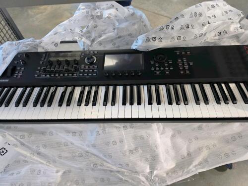 music synthesizer mod x M7