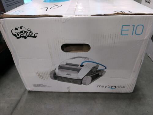 Maytronics e10 swimming pool cleaner