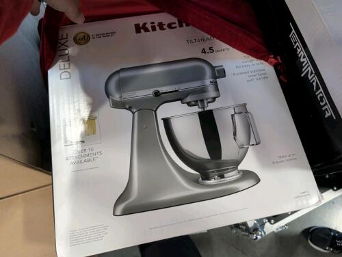 KitchenAid deluxe tilt head stand mixer
