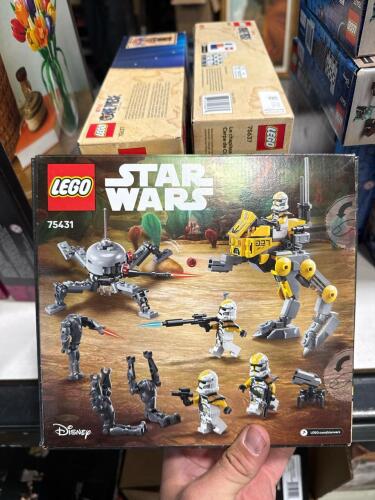 two Lego one piece 75637 and Star wars unit