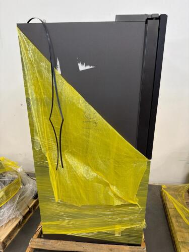 Samsung refrigerator out of box appears new does have damage scratch/dent