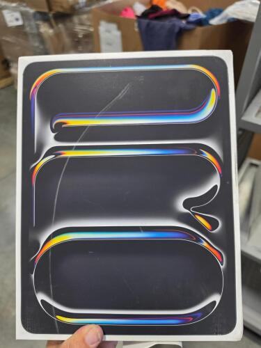 ipad pro 13 inch M5 256 gig