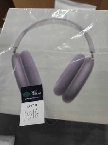 airpods Max with smart case