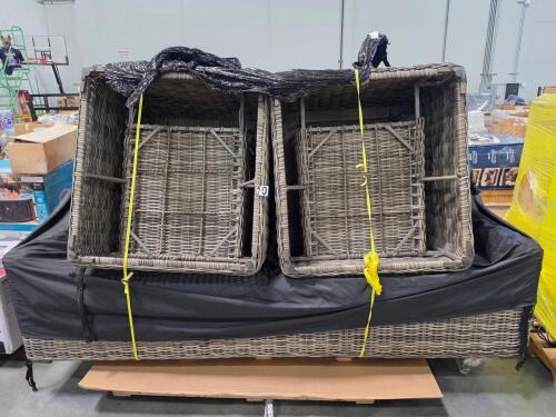 Outdoor furniture customer return, used