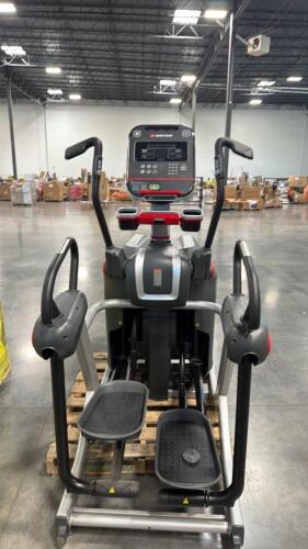 Star Trac Elliptical 8VS VersaStrider &ndash; Commercial Grade | Excellent Condition!<br/>Clean, well-maintained, and ready to go. This machine goes for $10k new.