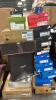 Lot 316 nicer clothing, including dingo, boots, JOHNSON and Murphy, Adidas, with joy, golf shoes, free soldier, boots, Tory Burch, champs, FRANCOSARTO, clothing, including the black ribs, ARITZIA, TEN, soccer jerseys, leisure wear, Lela, Rose dress, Lily, - 39