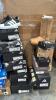 Lot 316 nicer clothing, including dingo, boots, JOHNSON and Murphy, Adidas, with joy, golf shoes, free soldier, boots, Tory Burch, champs, FRANCOSARTO, clothing, including the black ribs, ARITZIA, TEN, soccer jerseys, leisure wear, Lela, Rose dress, Lily, - 40