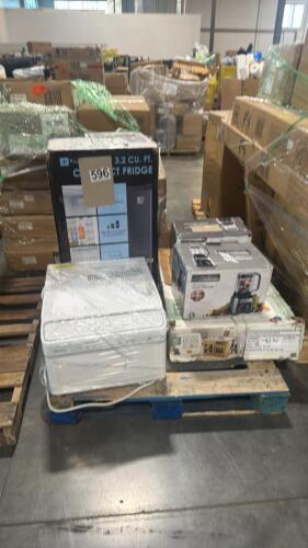 Hamilton Beach blenders, deluxe modern kitchen island, fridge, and Midea air conditioner