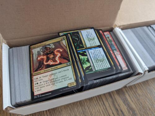 750 Magic Cards w/ rares/foils