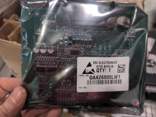Approximately 32 SSI electronics Otis Berlin GAA26800LW1