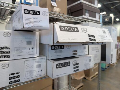 delta lot: faucets and towel bar