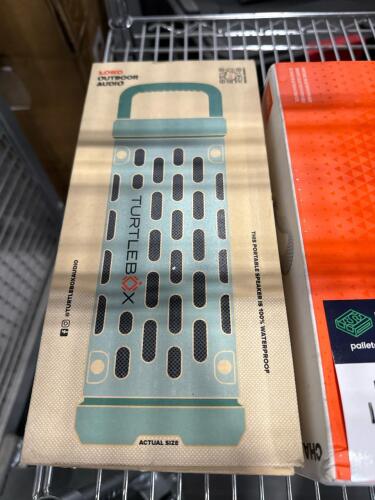 turtle box and JBL charge 6 speakers