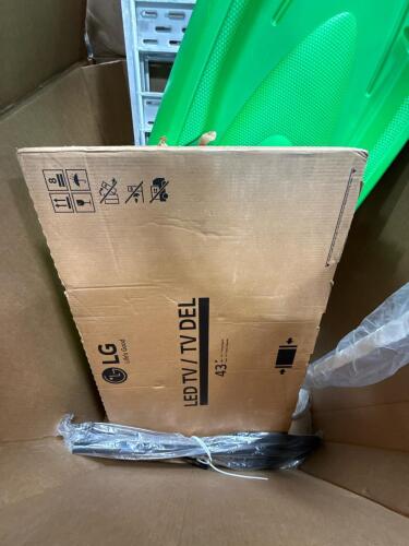 lifetime kayak, ramp, LED TV 43 in