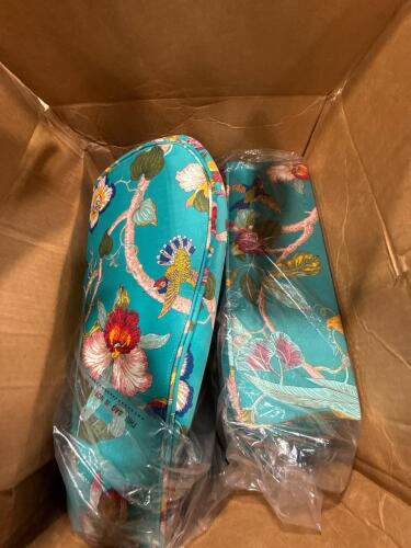 lg speaker, competition Motorsport item, floral chair? rolled mattress, FCS Auto,
