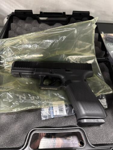 graffiti Glock style, HK pallet air rifle, clock pellet guns, HDR 50 and more