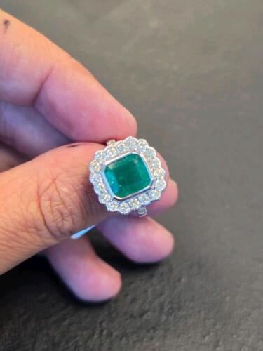 18 carat white gold and emerald ring