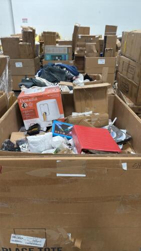 Miscellaneous pallet, laser, chargers, earbuds, air fryer, sports cards and more