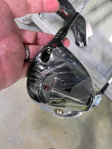 Titleist TSR two golf club