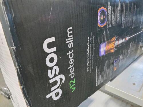 Dyson V12 detect slim vacuum