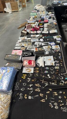 Miscellaneous jewelry/costume jewelry and glasses MIRA, multiple pairs of Oakley
