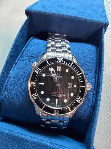 Omega seamaster professional 007 watch
