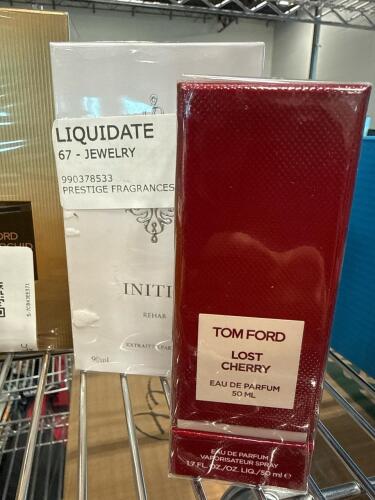 Perfume/cologne may include open box