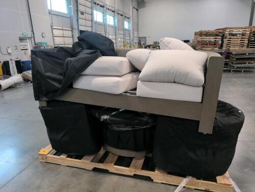 Outdoor furniture out of box Customer return, we don't know if it's complete