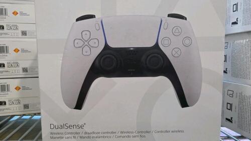 10 PS5 controllers