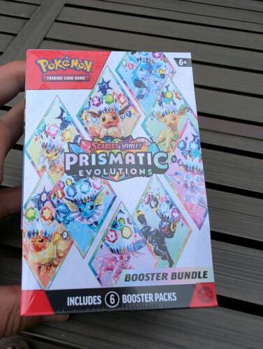 Pok&eacute;mon Scarlet and violet prismatic evolutions booster bundle