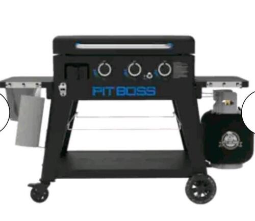 Pit boss portable ultimate griddle three burner
