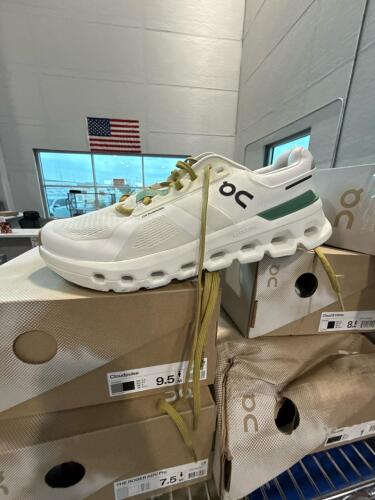 10 pairs of ON shoes, one of box, some have box damage