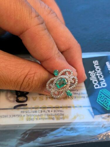 emerald and diamond ring