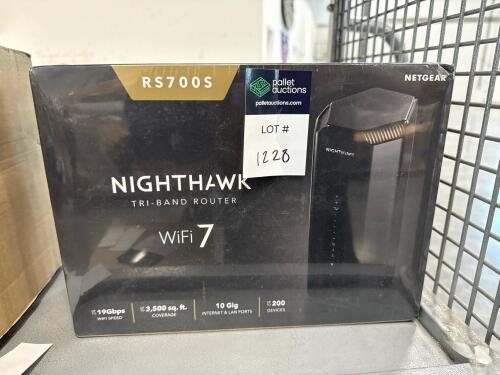 Nighthawk try dash band router Wi-Fi seven, RS 700S