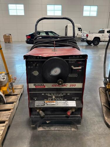 Lincoln electric welder ideal arc 250, used