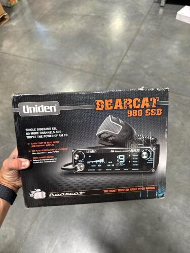 3- uniden Bearcat 880