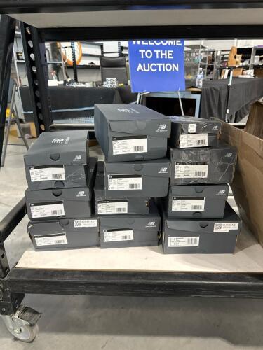 Shoes : 11 new balance
