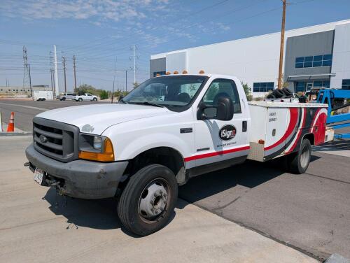 2000 Ford F550 Super Duty Diesel V8 w/ 114K Miles | runs and drives. Vin #1FDAF56F31EA60916