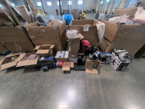 Nicer pallet:(approximately 30 items)VOSS 993 Moto &ndash; S helmet, marucci catchers select kit, Star Wars, helmets, z1r road max, pucks, rubex propeller, Plano bag, ultrasonic cleaner, welding helmet, bell helmet,