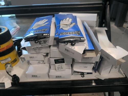 Approximately 100 SRIXON golf gloves