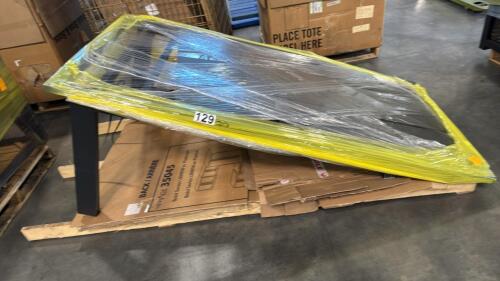 Outdoor table Customer return may have damage