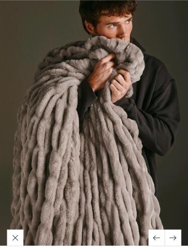 Lola extra large blanket silver lining