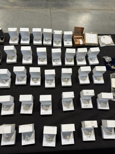miscellaneous jewelry/costume jewelry